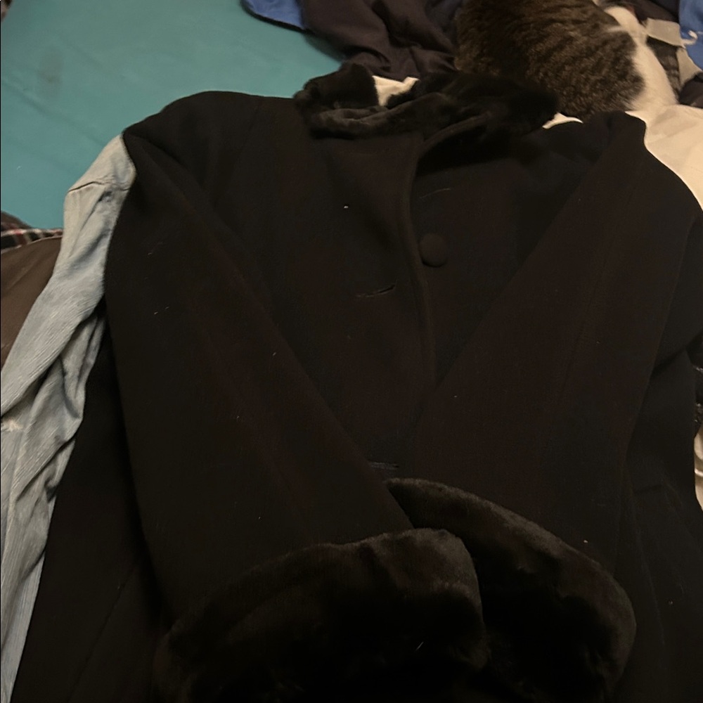 Elegant Black Trench Coat - Picture 6 of 9